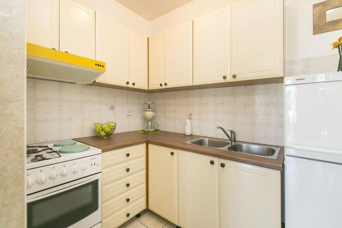 Apartments With Wifi Rabac, Labin - 17261 Bagian luar foto