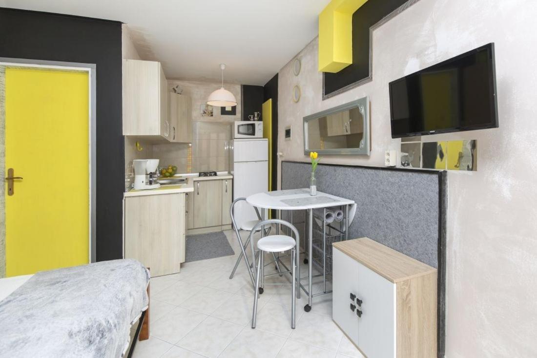 Apartments With Wifi Rabac, Labin - 17261 Bagian luar foto