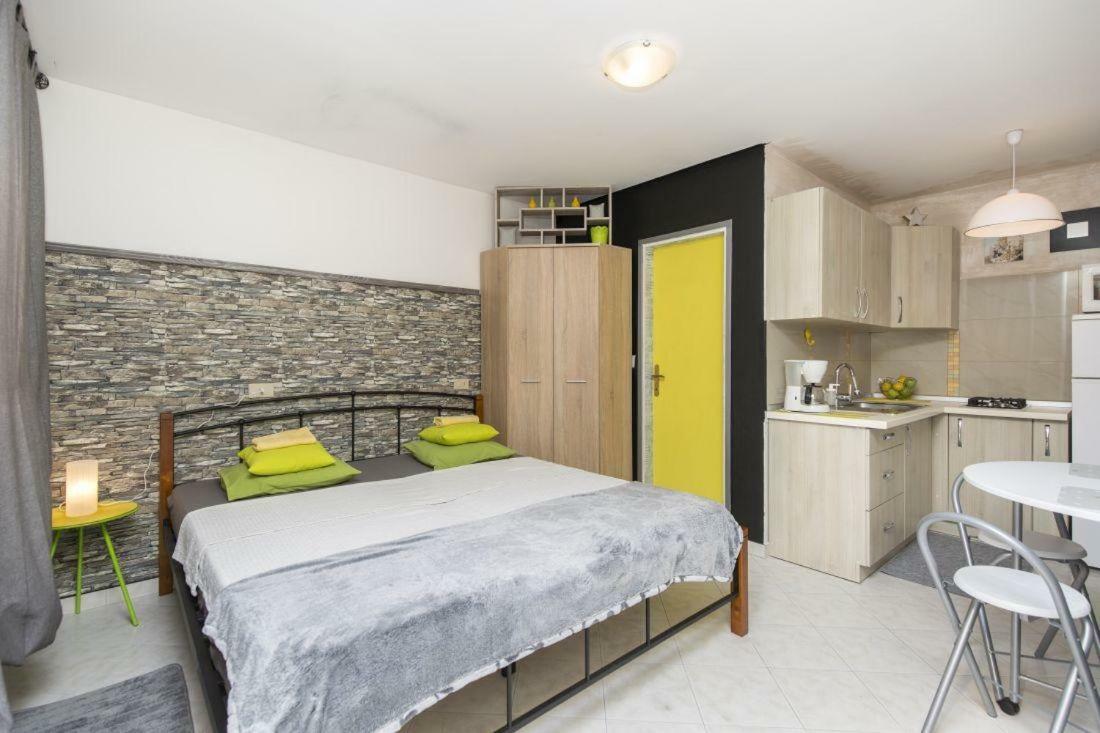 Apartments With Wifi Rabac, Labin - 17261 Bagian luar foto